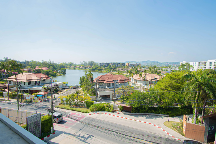 Comfortable with panoramic view in Laguna Apartments