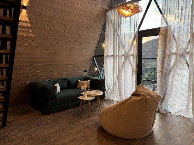 Space Trip 4 Chalet