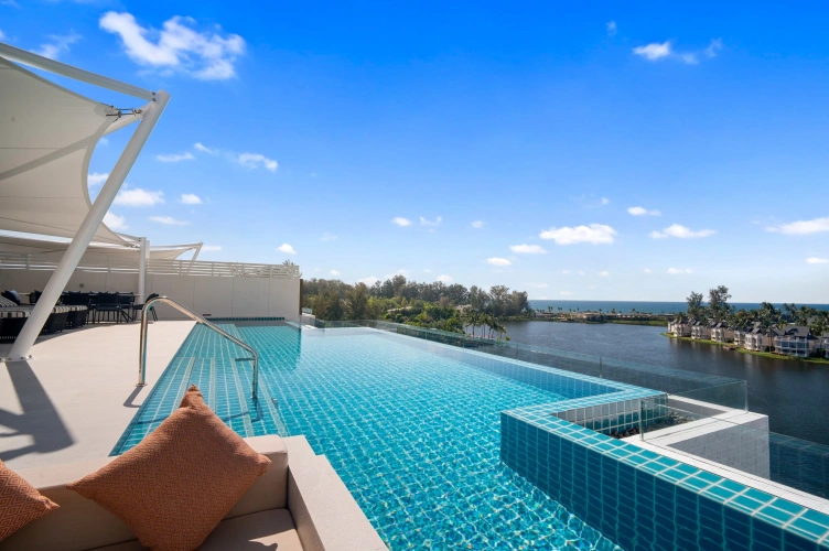 3 Bedrooms Luxury Apartment with balcony and with lake view