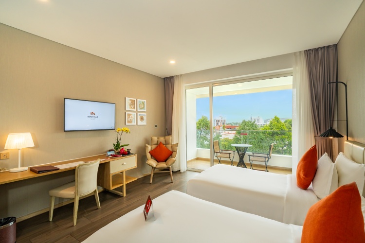 Premium Twin room with city view