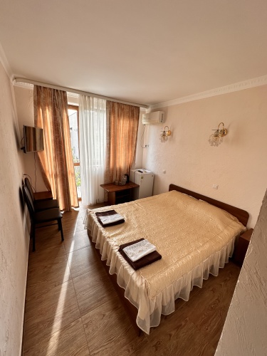 Superior Double room with balcony and with city view