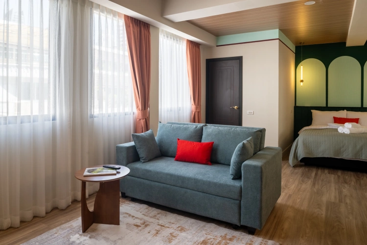 Deluxe Quadruple Studio with courtyard view
