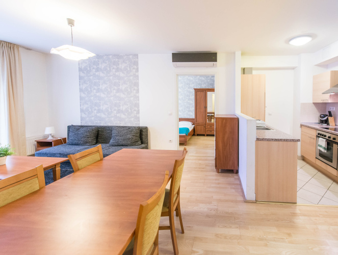 2 Bedrooms Apartment