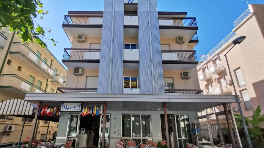 Nanni Garni Hotel