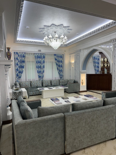 Karvon Plaza Hotel
