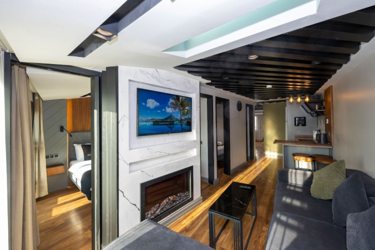 3 Bedrooms Premium Sextuple Apartment with balcony and with sea view