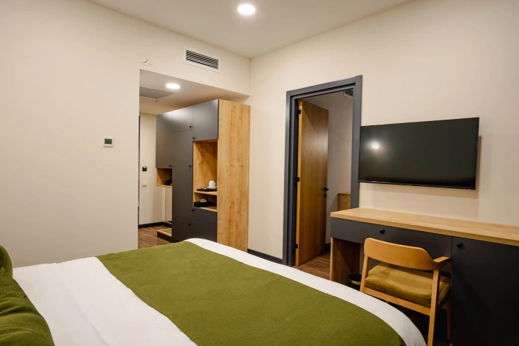 Dual Quadruple room with city view