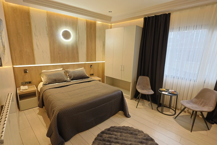 Deluxe Double room with city view