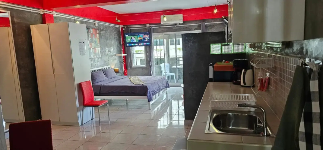 Suites & Gym Karon Apartments