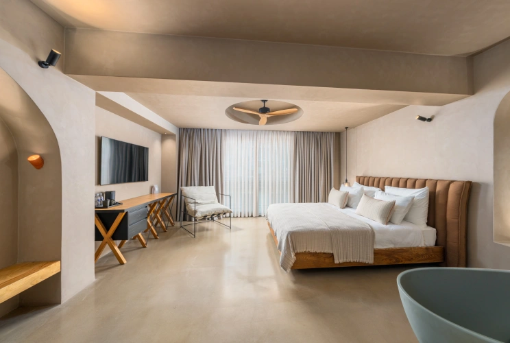 Deluxe Double room with city view