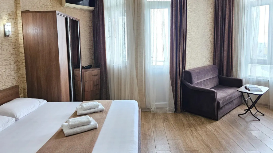 709 v 100 metrah ot morya Flat