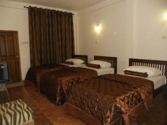 Standard Triple room