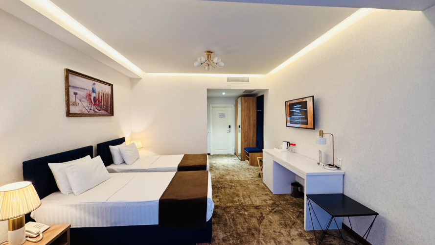 Garnet Mir Hotel
