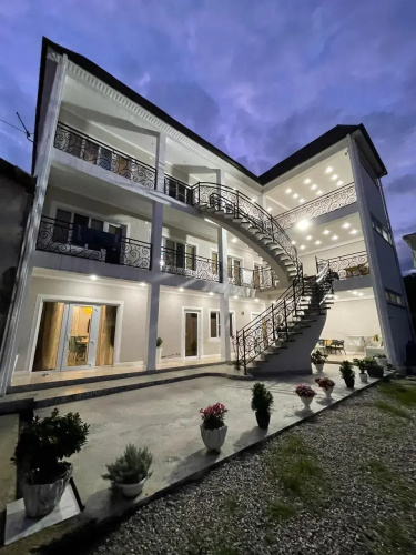 Bronau Shambala Guest House