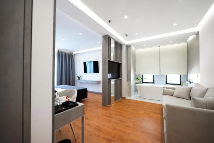 Naos Luxury Hotel