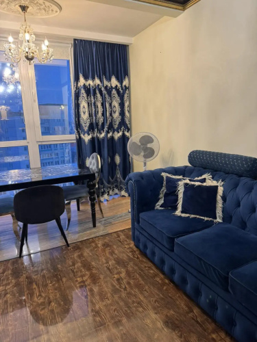 S Dzhakuzi i Parkovkoy Flat