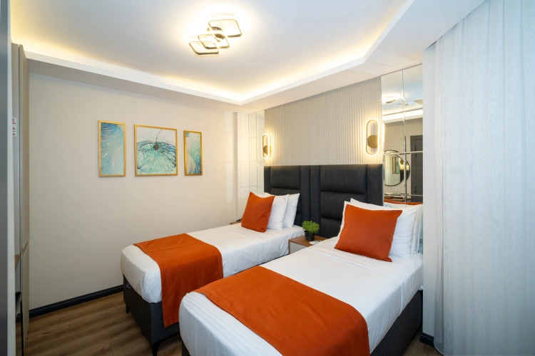 2 Bedrooms Deluxe room with courtyard view