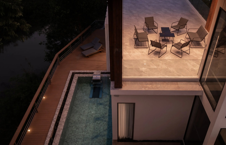 Lakefront 5BR Luxury Elevator Pool Cinema Villa