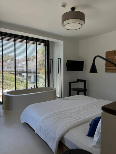 Deluxe with Bathtub Double room with balcony