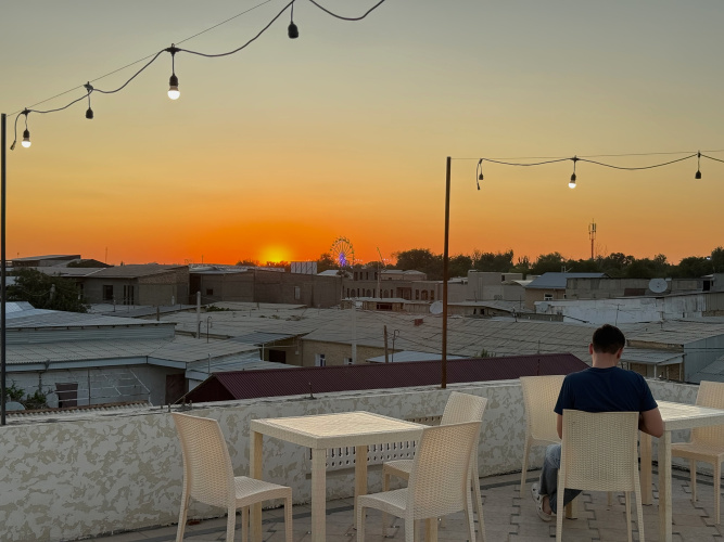 Mumtoz East Hotel