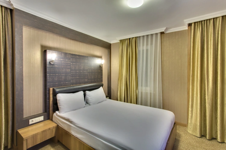 Standard Double room with city view