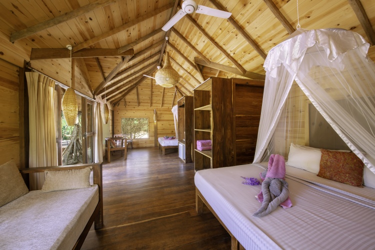 Deluxe Bungalow beachfront