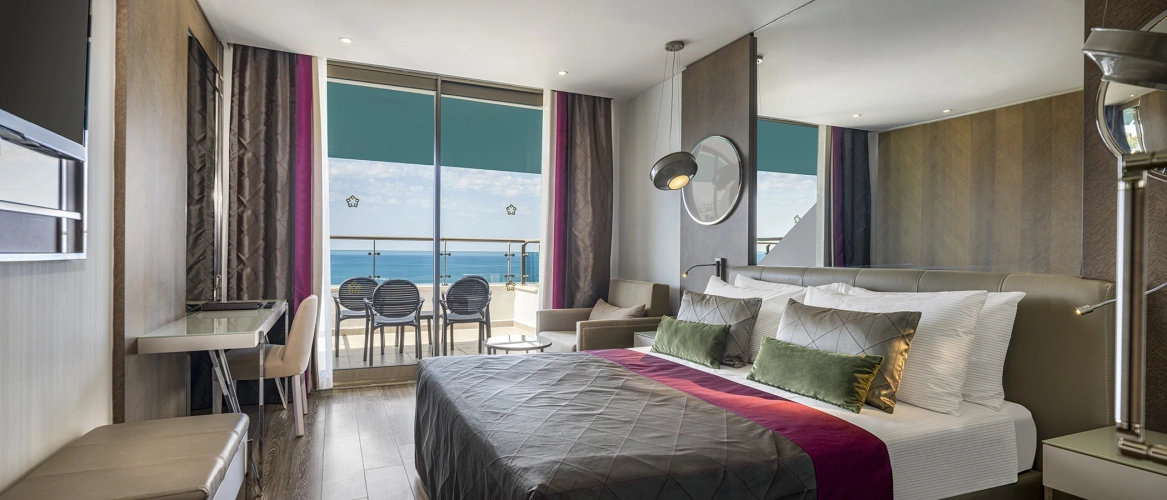 Family Quadruple room with balcony and with sea view