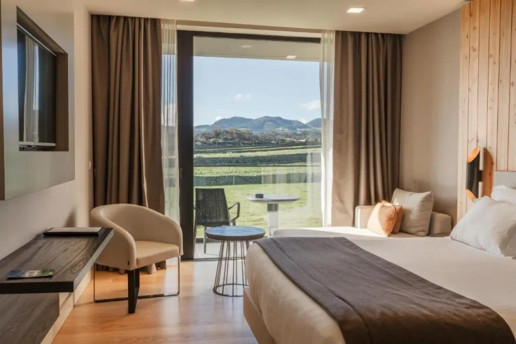 Double Suite with balcony and with land view