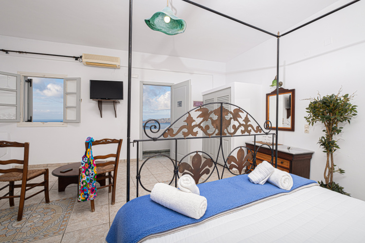 Standard Double room with Caldera View