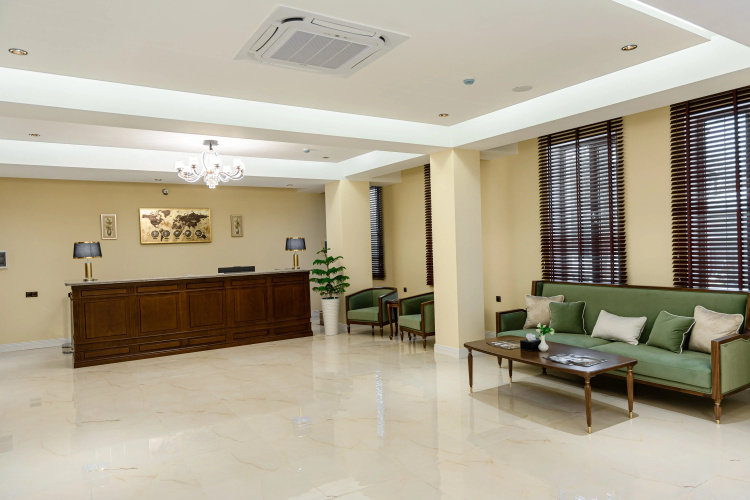 Astoria Plaza Hotel