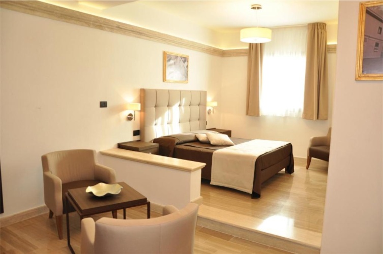 Deluxe Jacuzzi Double Suite