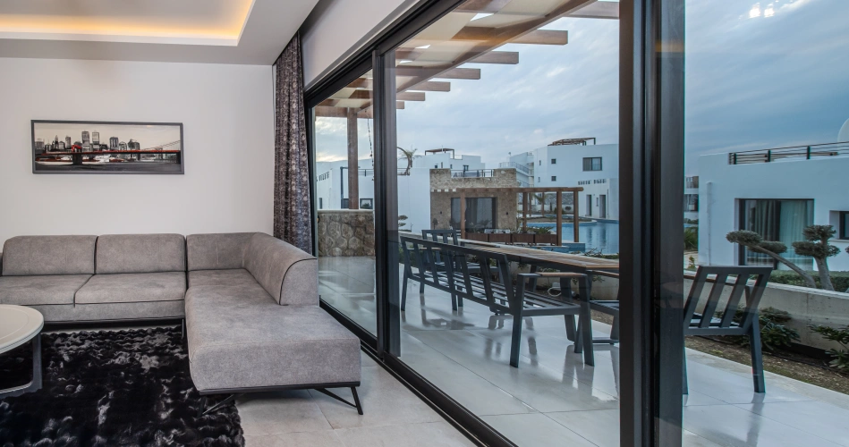 2 Bedrooms Suite with balcony and with garden view
