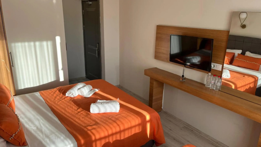 Ramona Lara Hotel