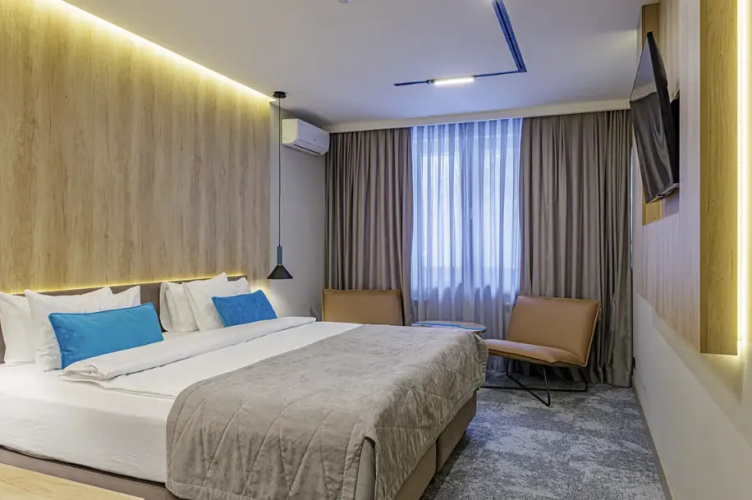 Tau-House Hotel