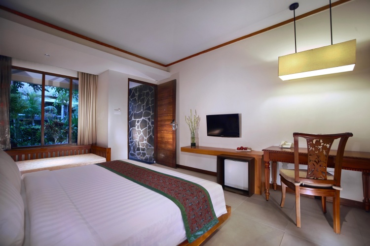 Deluxe Double room with pool view