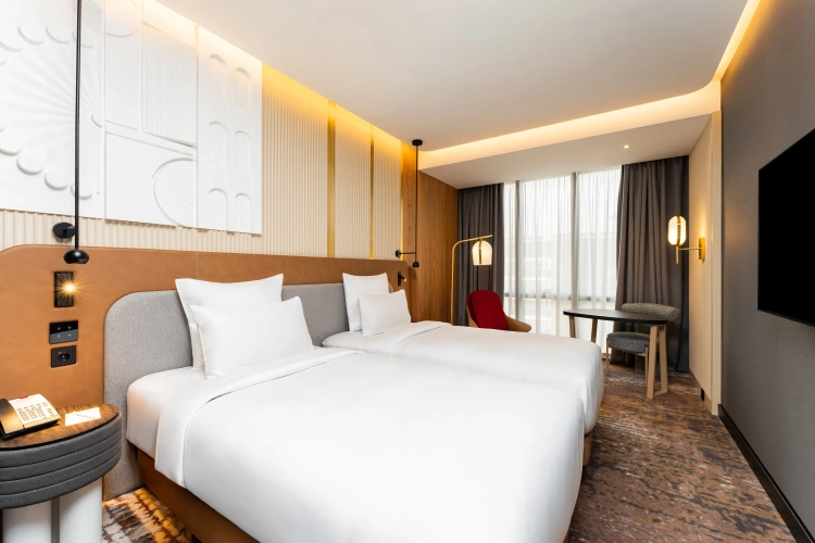 Standard Twin room with city view