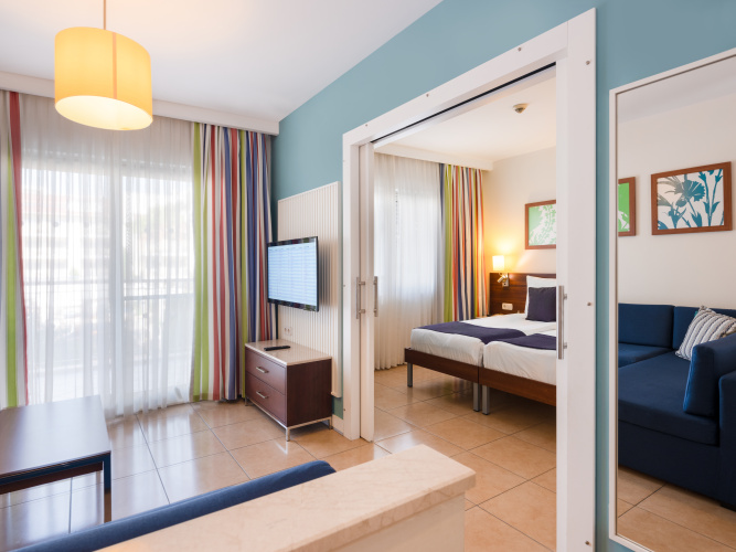 Suite(2+2)