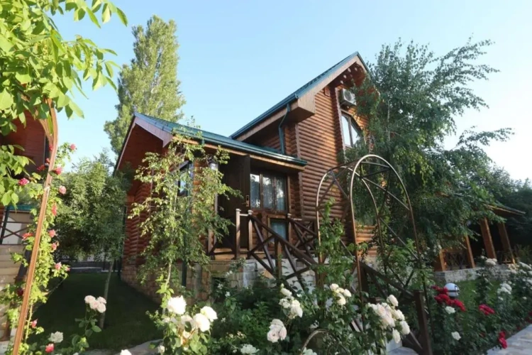 Sextuple Chalet