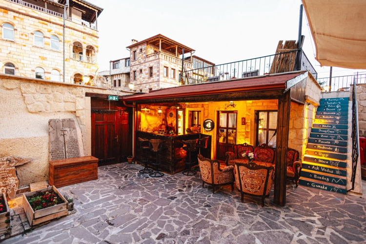 Young Cave Hotel
