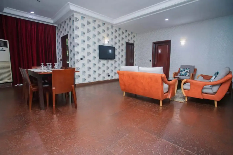 Ajuji Greenwich Hotel