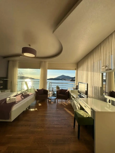 Meridian Hotel