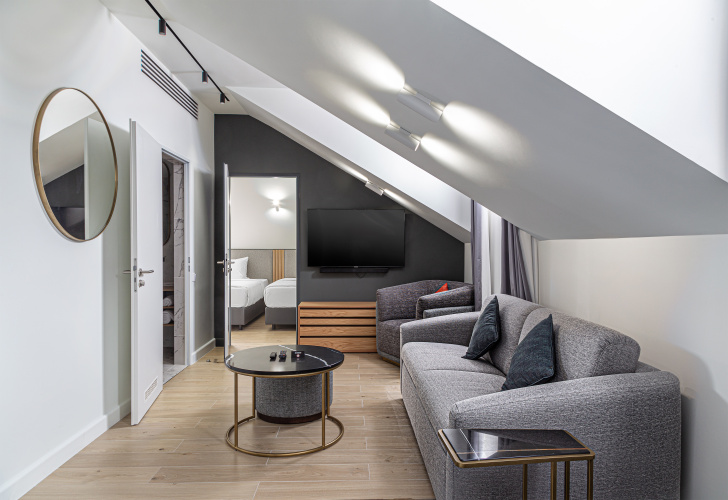 Deluxe Twin Attic Apartment