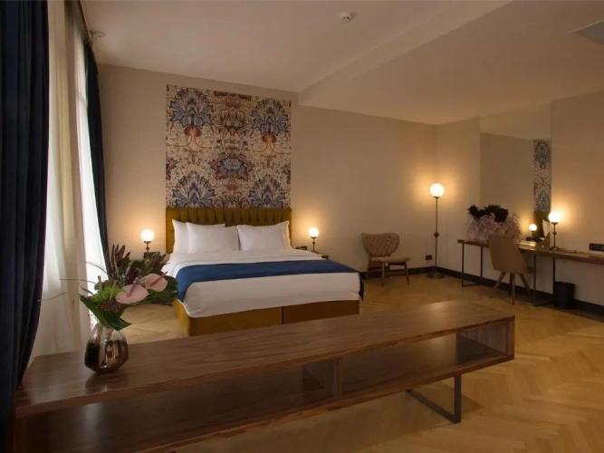 Museum Double Suite with balcony and with city view
