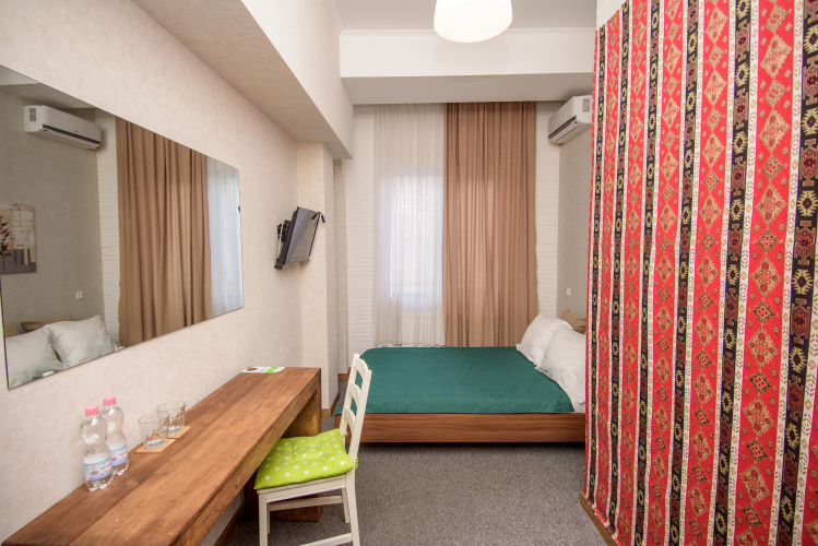 Standard Double room with city view