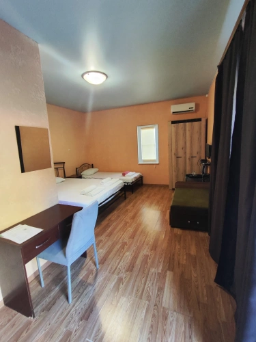 Economy Triple room