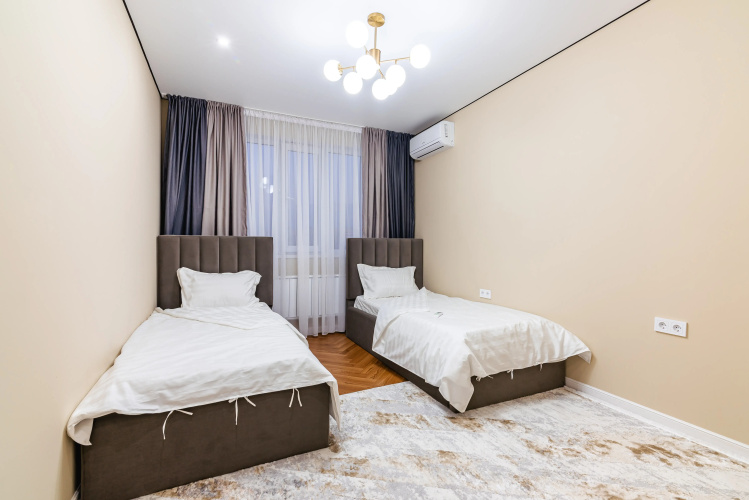 Akvarel Flat