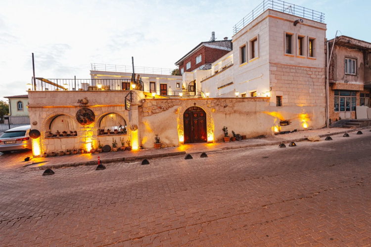 Young Cave Hotel
