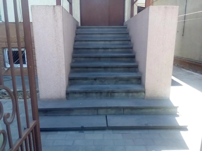 Old Isani Hotel