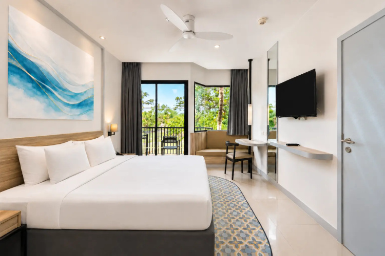 Superior Twin room with balcony and with pool view