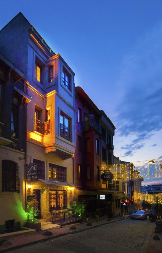 Zendy Suite Apart-Hotel